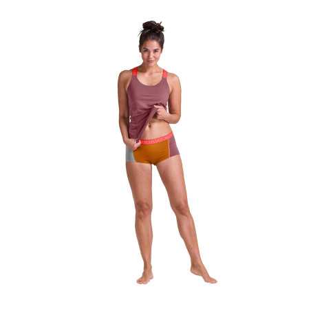 Acheter Ortovox - 150 Essential Hot Pants, sous-vêtements féminins debout MountainGear360