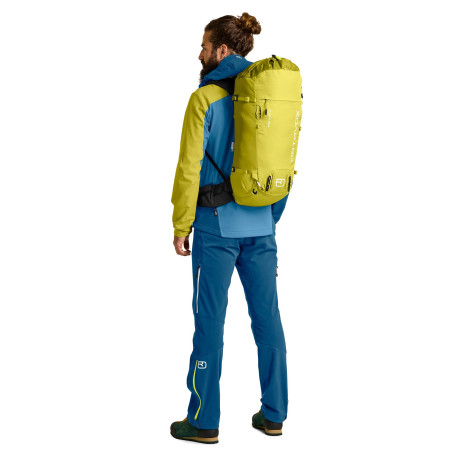 Buy Ortovox - Peak Light 32, ultralight backpack up MountainGear360