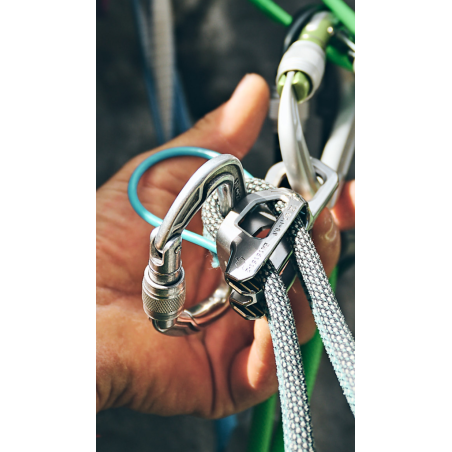 Buy Edelrid - Nano Jul assisted belayer for thin ropes up MountainGear360