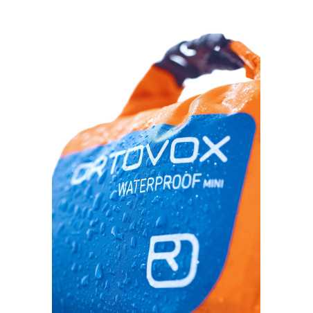 Comprar Ortovox - First Aid Waterproof Mini, Botiquín de primeros auxilios arriba MountainGear360