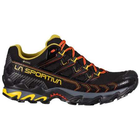 Acheter La Sportiva - Ultra Raptor II Gtx homme Noir / Jaune, chaussures de trail running debout MountainGear360