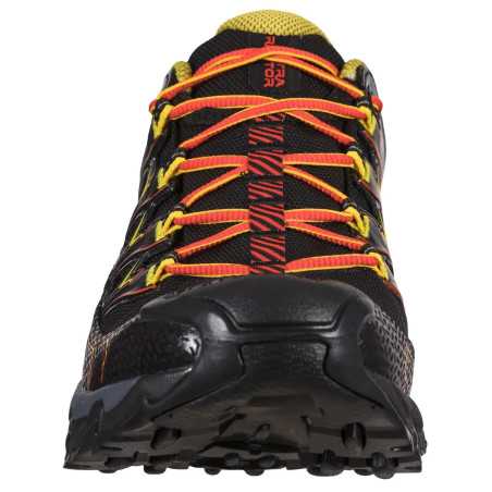 Acheter La Sportiva - Ultra Raptor II Gtx homme Noir / Jaune, chaussures de trail running debout MountainGear360